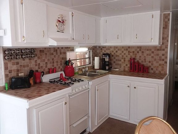4th image of 427 Suwanee Dr