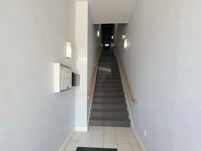 222 S Washington Sq #3 — Photo 30