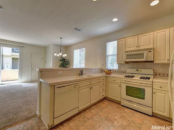5th image of 1201 Esplanade Cir