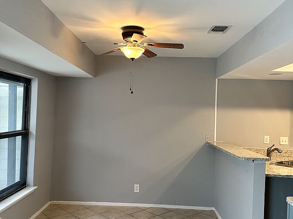 4th image of 4447 Hilton Head St