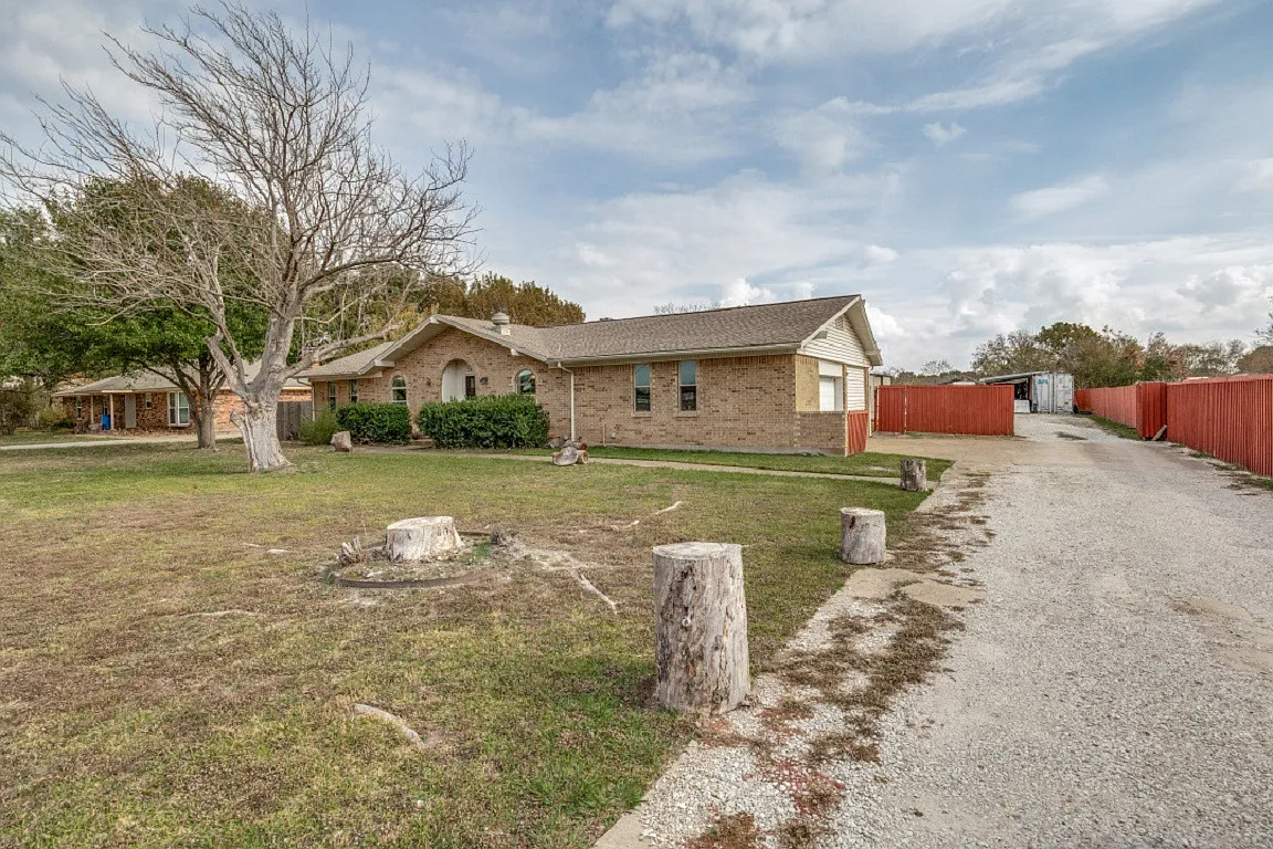 3 bed, 1690 sqft, $2,000 — Photo 3