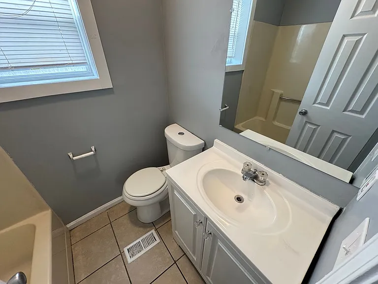 439 N Forest Ave — Photo 18