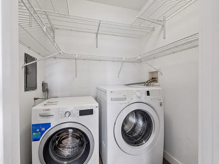 1645 Emerald St #2Q — Photo 14