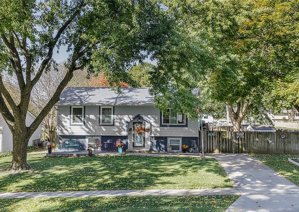 1st image of 1119 Holly Dr