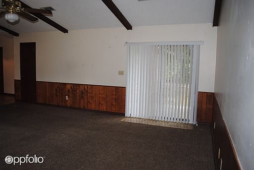 4th image of 1115 Hickory Dr