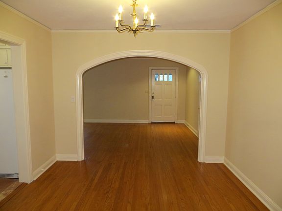 4th image of 2423 Cambridge Ave