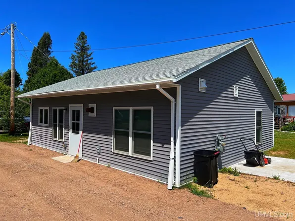 220 Ahmeek St, Laurium, MI 49913