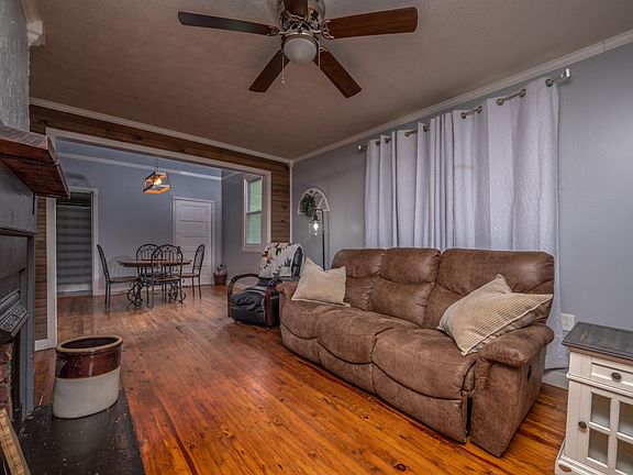 5th image of 127 Bath Ave