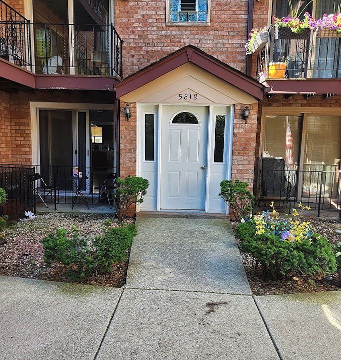 1st image of 5819 W Higgins Ave APT 1D