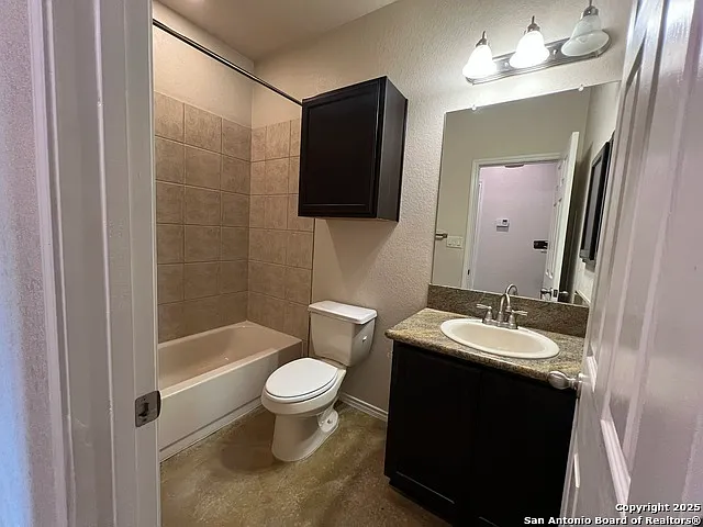 327 Oelkers Dr #B — Photo 14