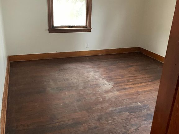 Another bedroom