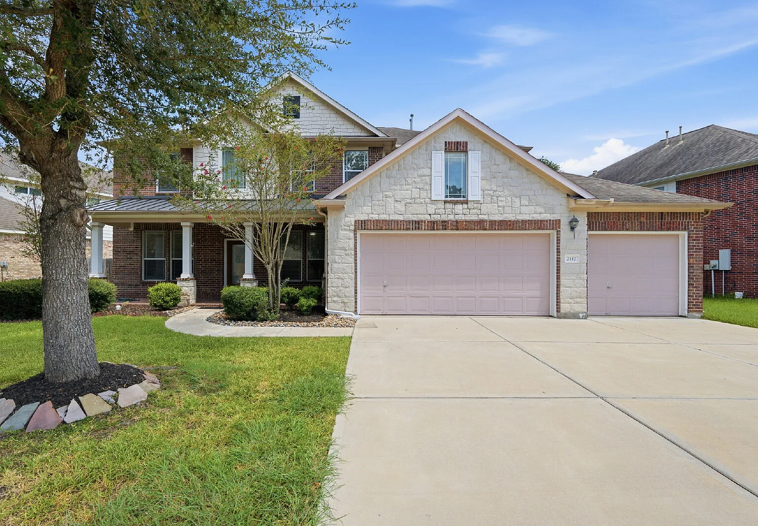4 bed, 3.5 bath, 3210 sqft, $3,300 — Photo 2