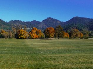 327 Leland Rd, Wolf Creek, OR 97497