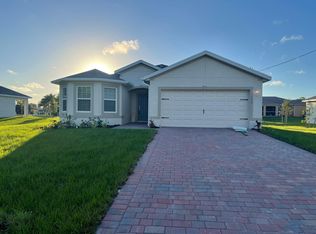 409 SW 7th Pl, Cape Coral, FL 33991