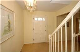 4th image of 1054 Mayflower Ct