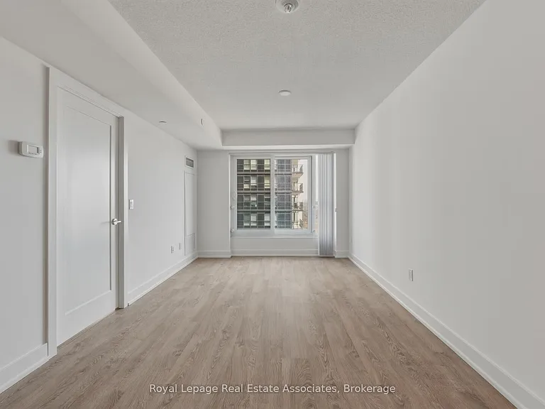 7 Mabelle Ave #2806 — Photo 1