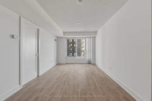 7 Mabelle Ave Photo 1