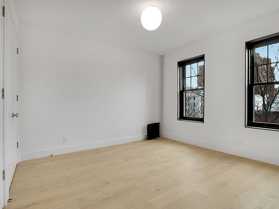 4th image of 145 Henry St APT 4G