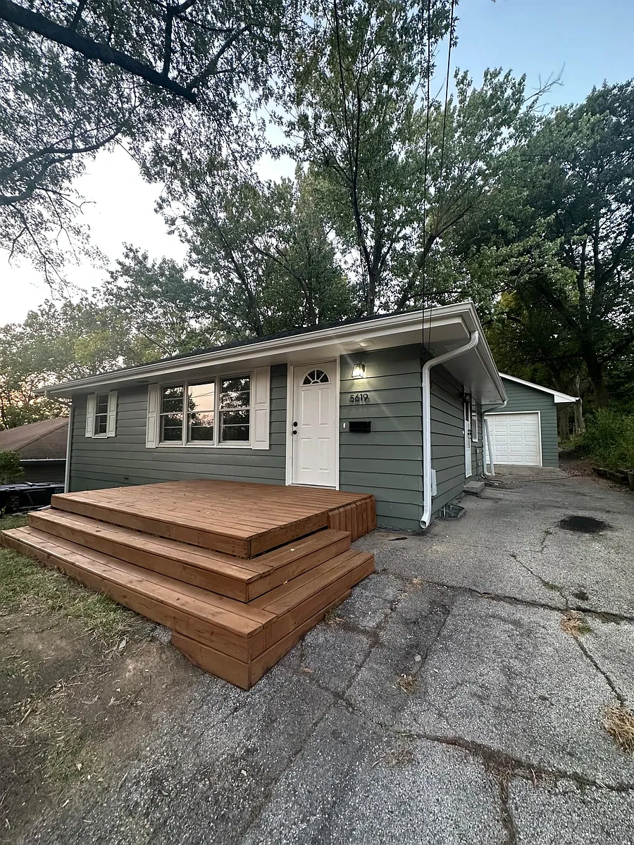 Building Photo - 5619 Terrace Dr