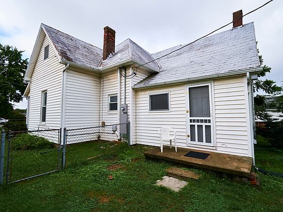 3rd image of 817 Atlantic Ave