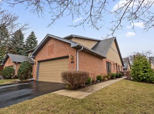 206 Eric Ct, Bloomingdale, IL 60108