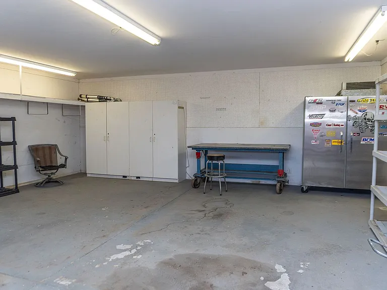 28702 Canal Ave — Photo 23