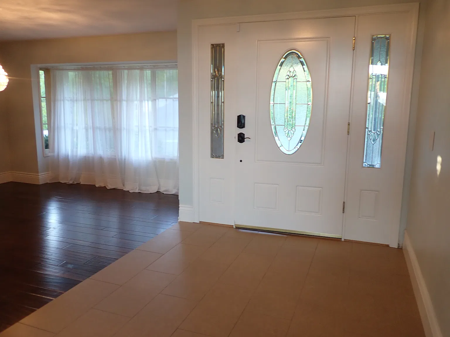 4 bed, 2358 sqft, $4,950 — Photo 3