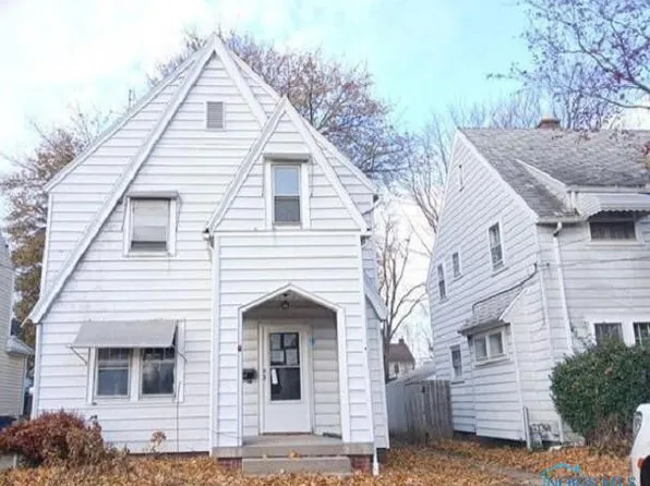 3817 Torrance Dr, Toledo, OH 43612