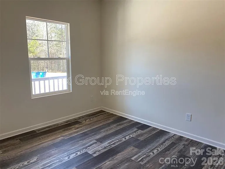 1662 Nicholas Way — Photo 7