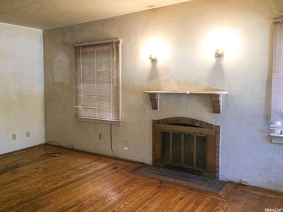 2nd image of 3075 Franklin Blvd