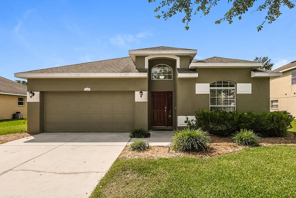 4 bed, 2.0 bath, 1968 sqft, $2,420 — Photo 1