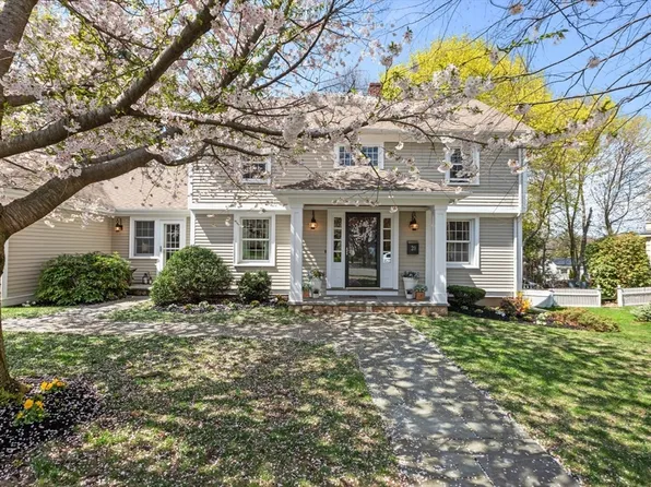 20 Seneca Rd, Winchester, MA 01890