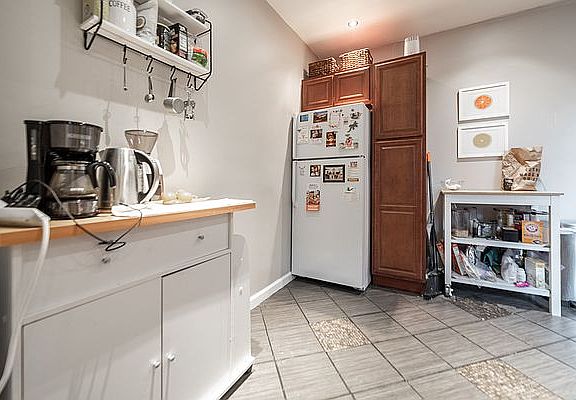 2nd image of 873 Bergen St #20