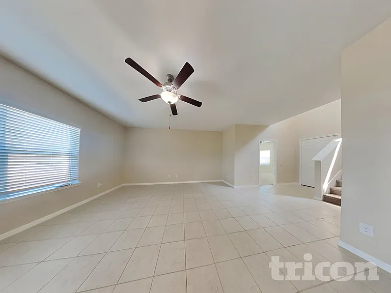 692 Totem Trail Dr — Photo 2