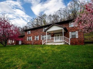 4459 8th Street Rd, Huntington, WV 25701