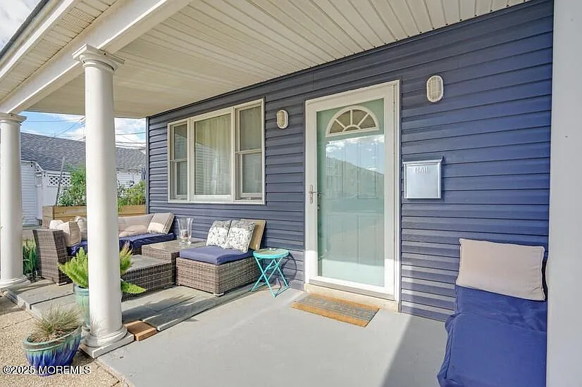 2 bed, 2716 sqft, $2,000 — Photo 2