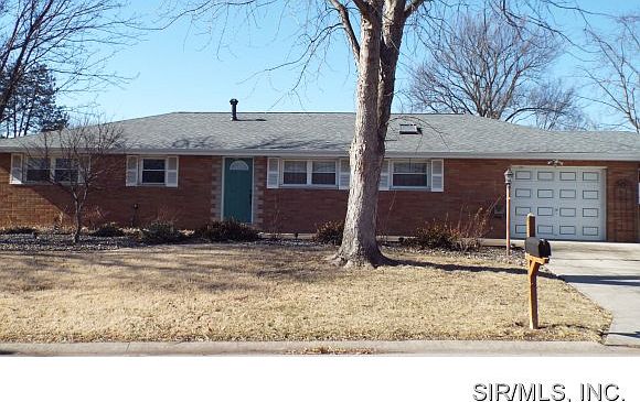 1st image of 5 Wilmington Dr