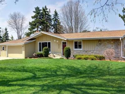 3825 Sunny Crest Dr, Brookfield, WI, 53005