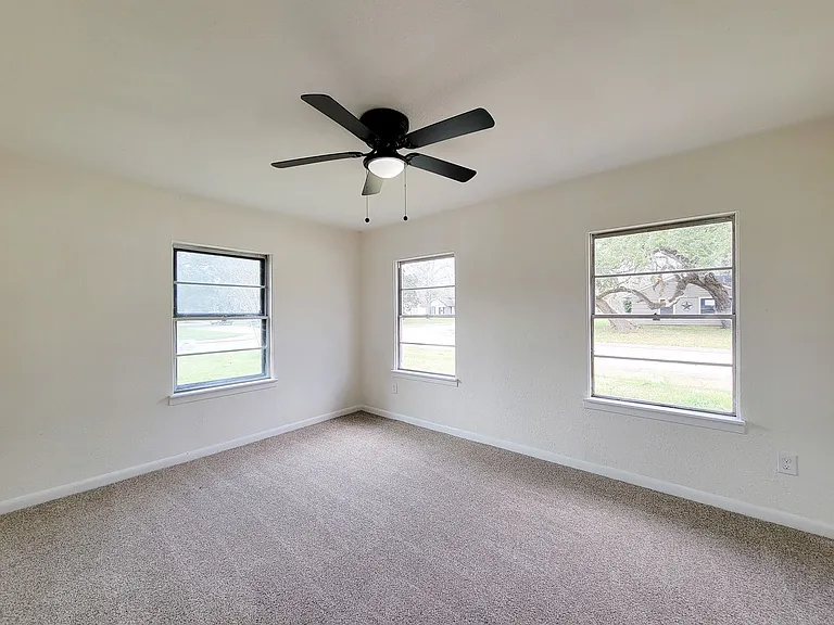 301 Cypress St — Photo 27