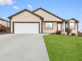 3711 Desert Plateau Dr, Pasco, WA 99301