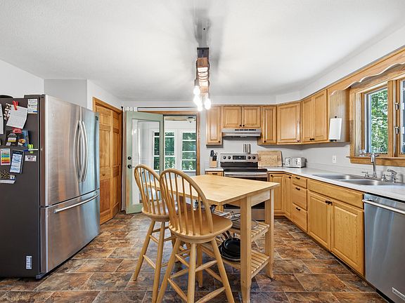 5th image of 210 Fairview Drive