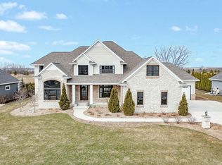 3665 Beachmont Rd, De Pere, WI 54115