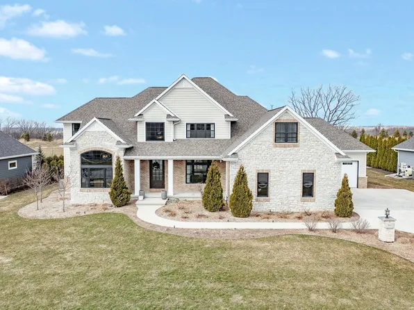 3665 Beachmont Rd, De Pere, WI 54115