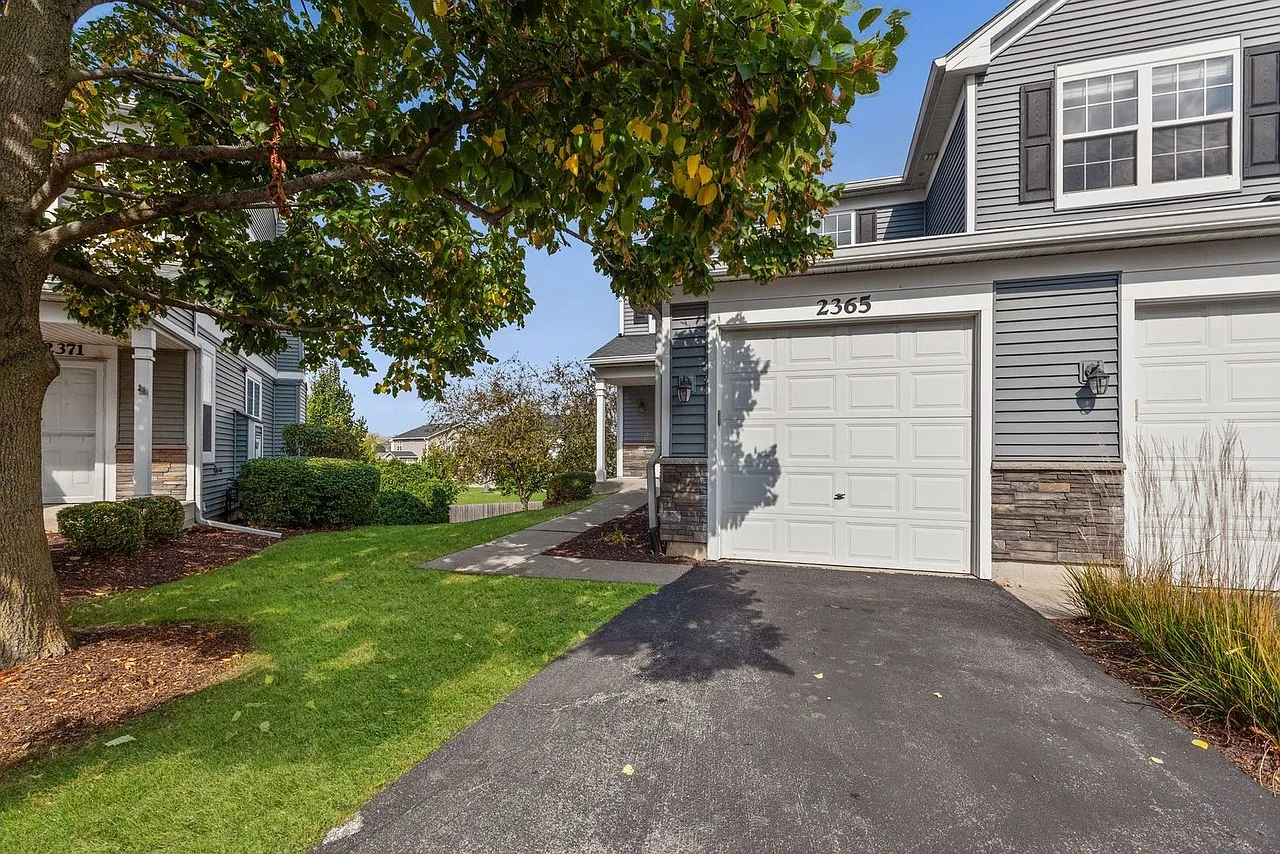 2365 Overlook Ct — Photo 1