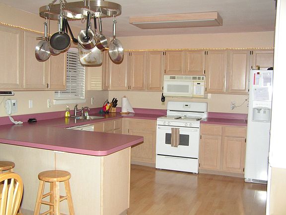 Cabinets & Counters plenty