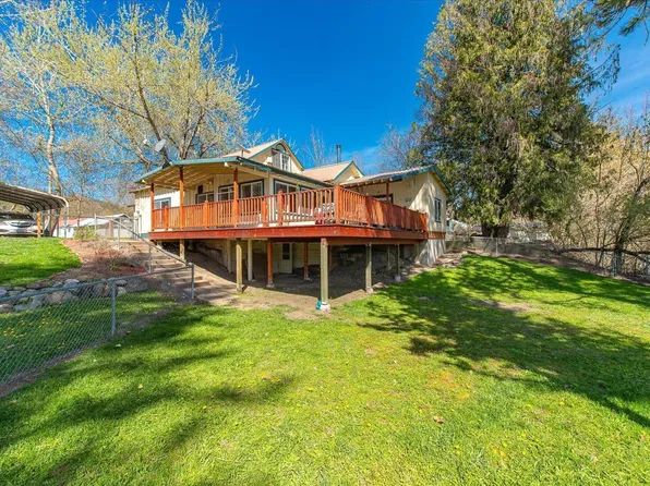 109 N 1st Ave, Ione, WA 99139