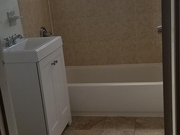 5th image of 266 Fulton Ave N #19-C