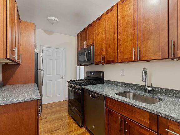 2nd image of 201 E 30th St APT 22