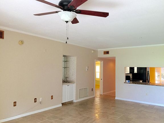 4th image of 6015 Chardonnay Ln