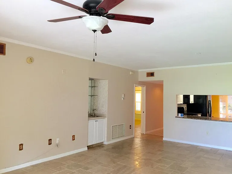 6015 Chardonnay Ln — Photo 4